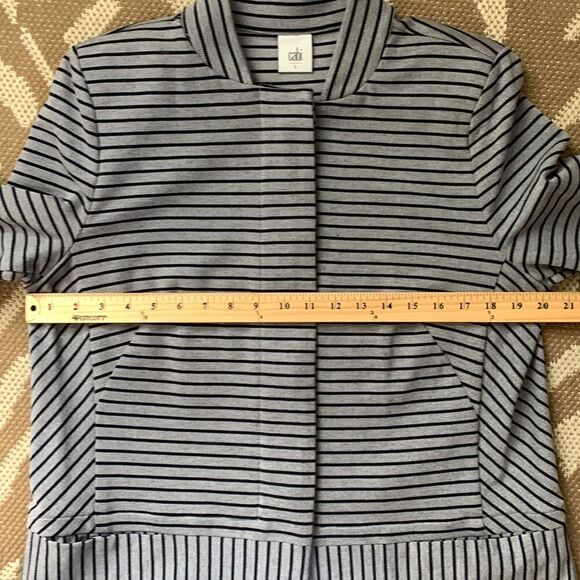 Cabi Grey And Navy Striped Hidden Button 3/4 Sleeve Coat Size L W/Shoulder Pads - Picture 14 of 17